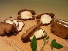 Iburi Gakko (smoked and pickled)