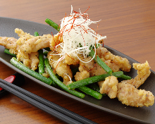 Salted and stir-fried chicken neck with green onion