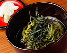 Tea-flavored buckwheat noodles