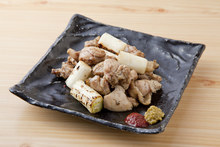 Negima (green onion pieces and chicken)