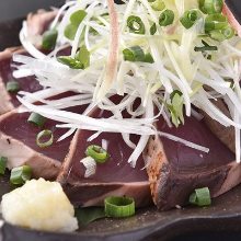 Seared skipjack tuna