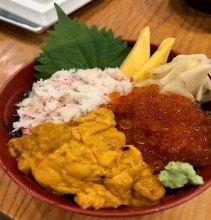 Sea urchin and salmon roe rice bowl