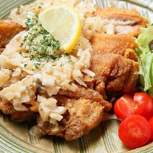 Fried chicken with vinegar and tartar sauce