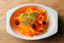 Grated carrot salad