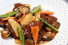 Stir-fried beef with oyster sauce