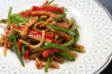 Thinly-sliced, stir-fried beef with green pepper