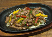 Stir-fried beef and vegetables