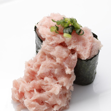 Minced tuna gunkan sushi rolls