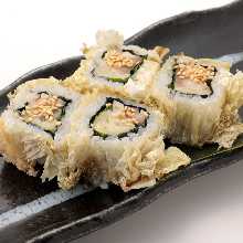 Seasonal Edo-style Sushi Roll with Thinly Sliced Kelp