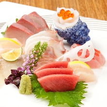 Assorted sashimi