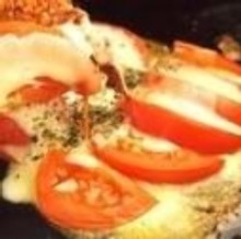 Grilled tomatoes with cheese