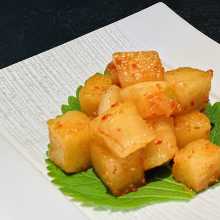 Cubed daikon radish kimchi