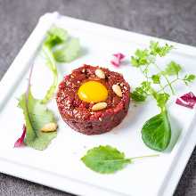 Horse meat tartare