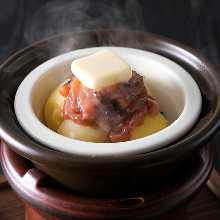 Steamed potatoes with butter