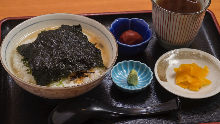 Nori chazuke (dried seaweed and rice with tea)