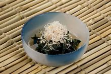 Gynura bicolor (Okinawan spinach) ohitashi (boiled vegetables)