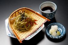 Tea-flavored buckwheat noodles