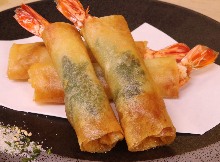 Fried spring roll of shrimp