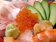 Chirashi sushi