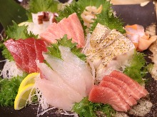 Assorted sashimi