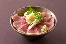 Medium-fatty tuna sashimi rice bowl