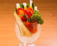 Vegetable sticks with 2 dipping sauce options