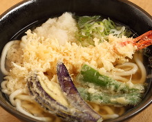Wheat noodles with shrimp tempura