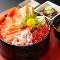 Salmon roe and crab rice bowl
