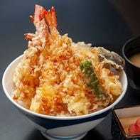 Shrimp, crab and vegetable tempura bowl Shrimp, crab and vegetable tempura bowl