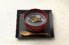 Oshiruko (sweet red bean soup with toasted rice cakes)