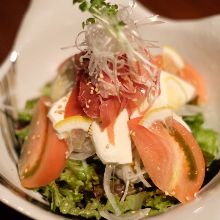 Prosciutto and mozzarella salad