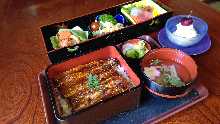 Extra premium eel served over rice in a lacquered box