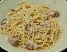 Pasta with mushroom cream sauce