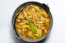 Wheat noodles in a curry broth