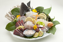 Assorted sashimi