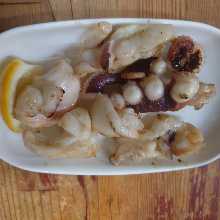 Grilled squid tentacles