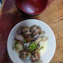 Grilled manila clams with butter