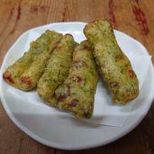 Seaweed-wrapped and fried fish paste tube