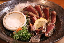 Straw-seared skipjack tuna