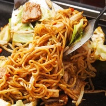 Yakisoba noodles with sauce