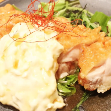 Fried chicken with vinegar and tartar sauce