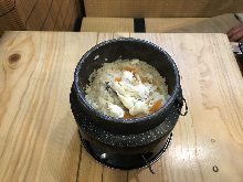 Sea bream Kamameshi (pot rice)