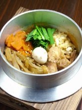 Gomoku kamameshi (pot rice)