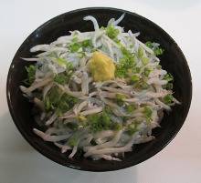 Baby sardine rice bowl