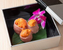 Sea urchin on beef sushi Sea urchin on beef sushi