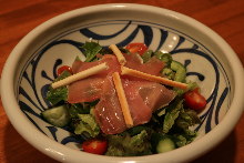 Raw ham and avocado salad