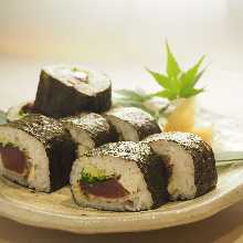 Sushi rolls