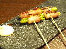 Bacon wrapped asparagus skewer