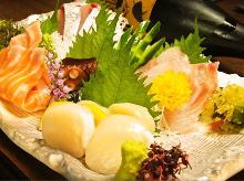 Assorted sashimi