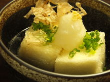 Deep-fried tofu in broth